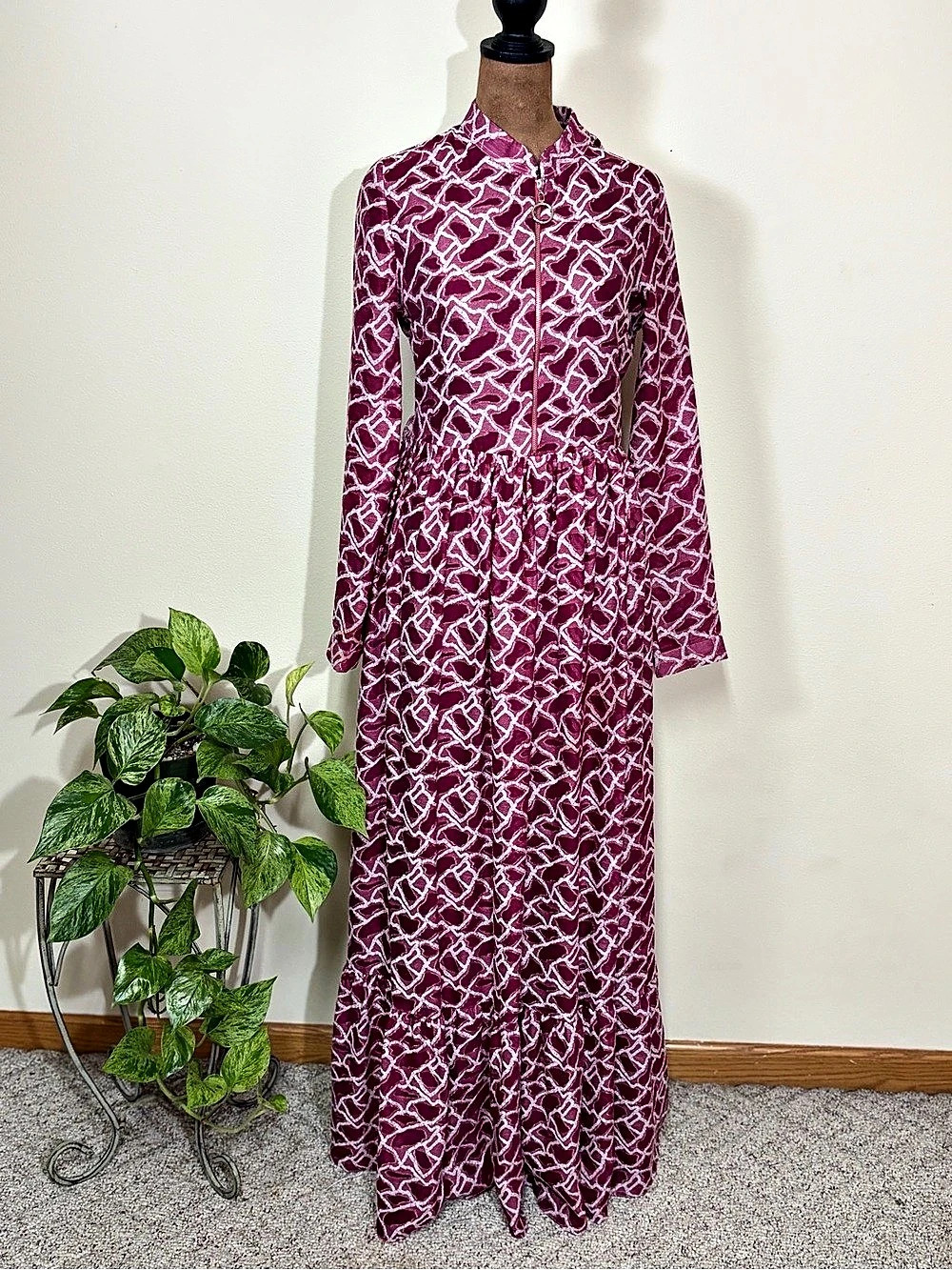 MAS moda Geometric Maxi Dress in Purple & White Size 8 (40) Like New